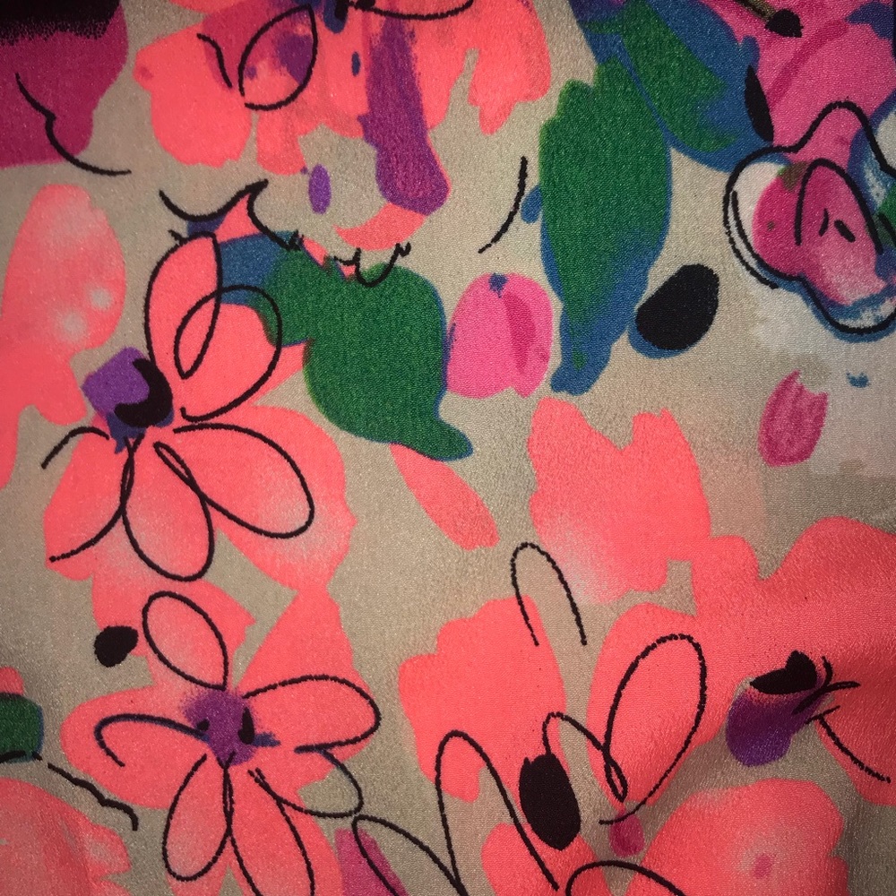 Mika and Gala Floral top - Picture 2 of 3